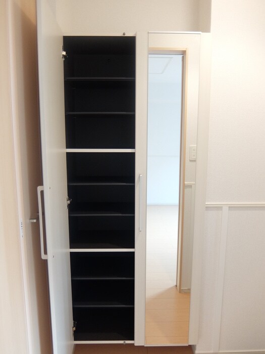 物件内観写真8　(靴箱)