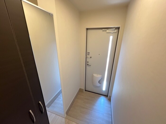 物件内観写真15　(玄関)
