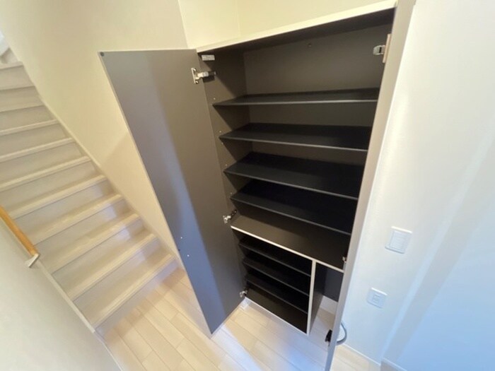 物件内観写真16　(靴箱)