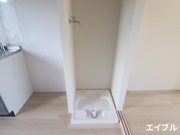 物件内観写真12　(洗濯機置場)