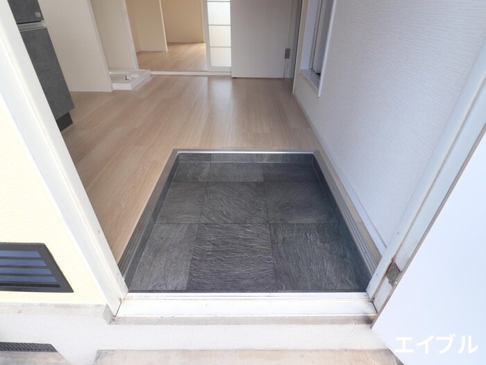 物件内観写真15　(玄関)