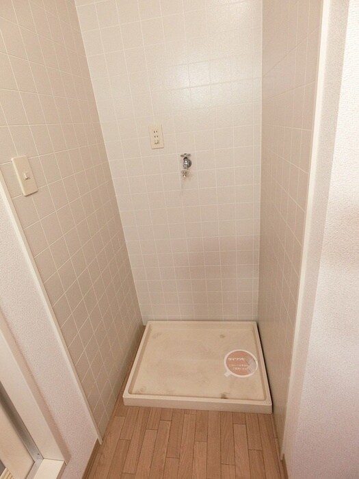 物件内観写真13　(洗濯機置場)