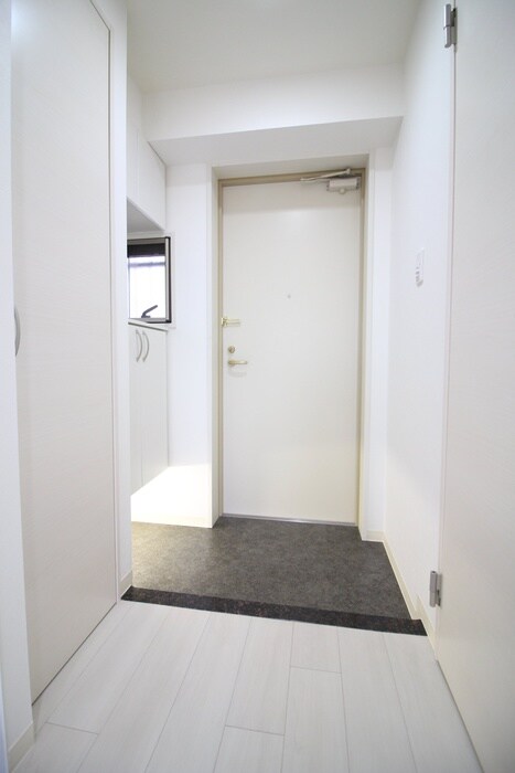 物件内観写真12　(玄関)