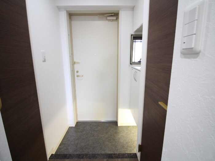 物件内観写真14　(玄関)