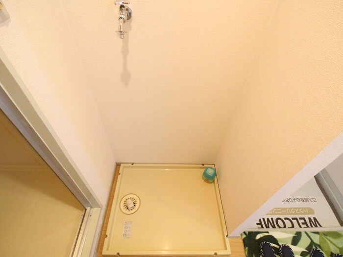 物件内観写真12　(洗濯機置場)