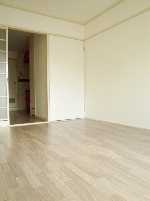 物件内観写真4　(居室)