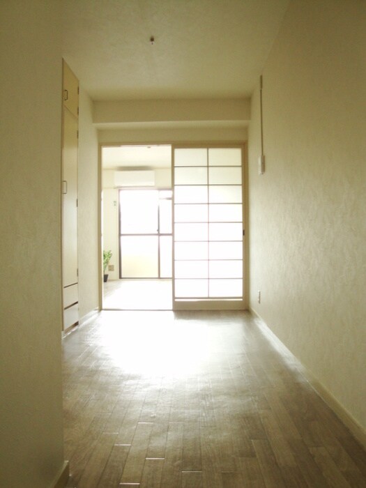 物件内観写真8　(玄関)