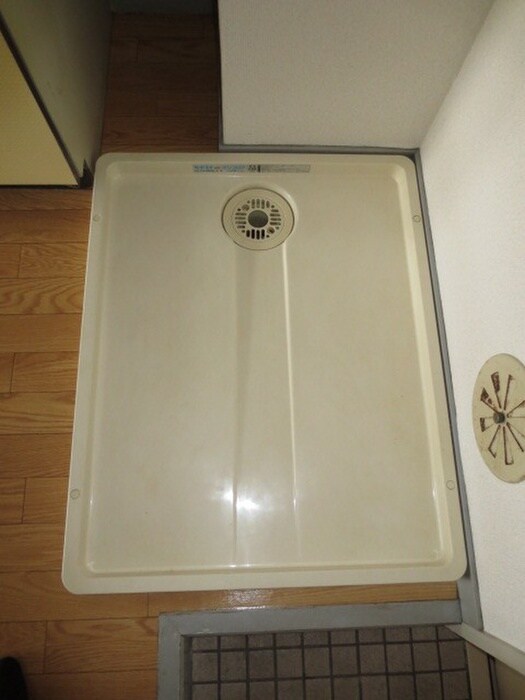 物件内観写真12　(洗濯機置場)