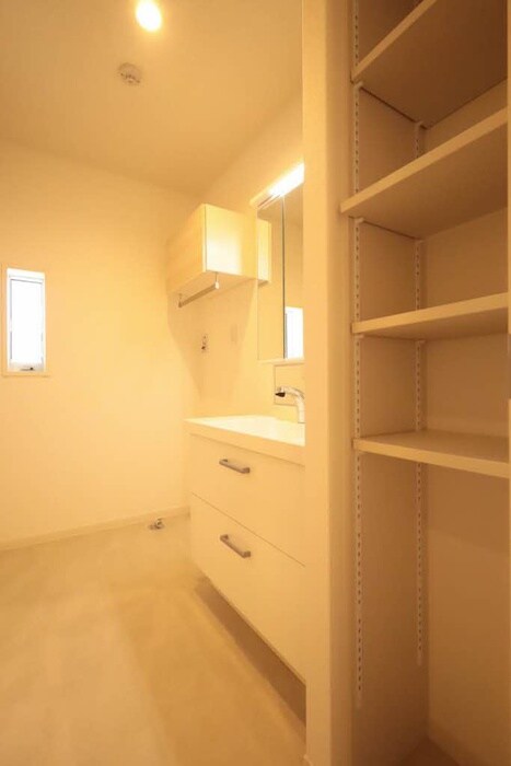 物件内観写真7　(洗面)