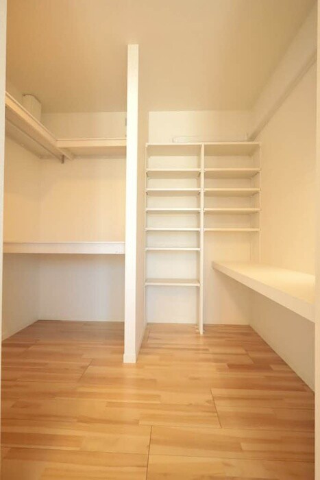 物件内観写真10　(収納)