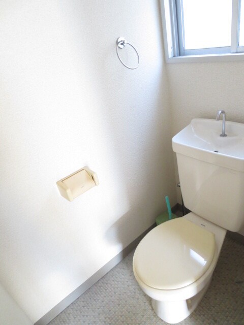 物件内観写真9　(トイレ)