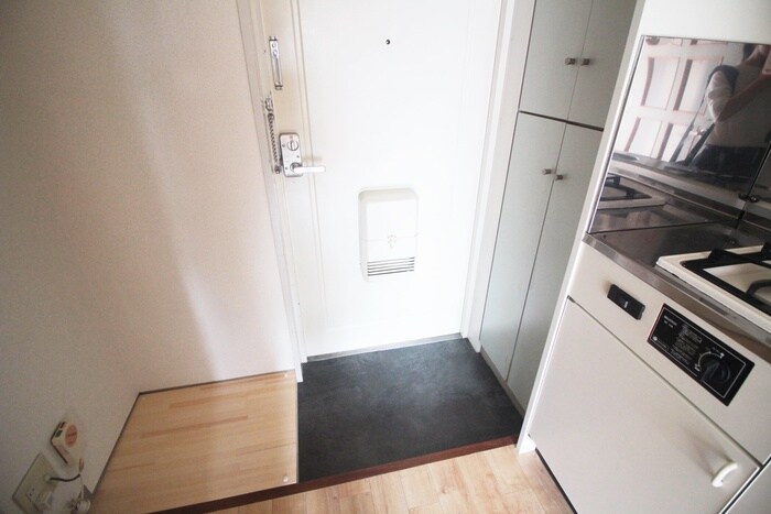 物件内観写真13　(玄関)