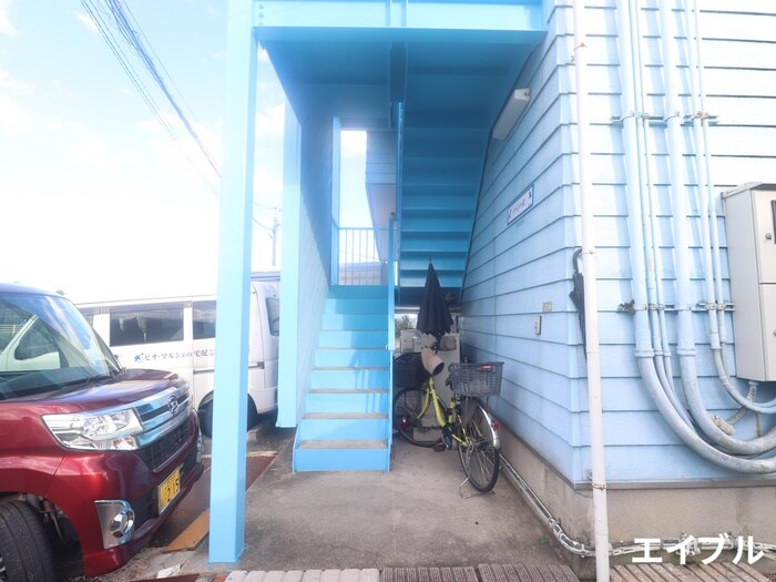 物件外観写真4　(エントランス部分)