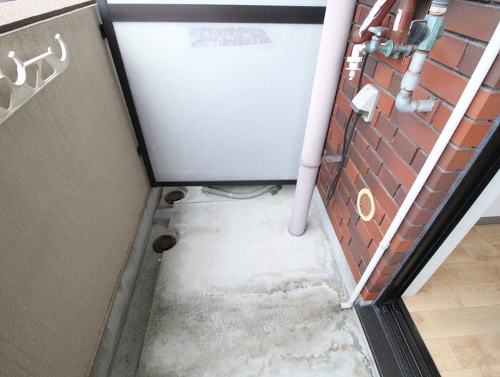 物件内観写真14　(洗濯機置場)