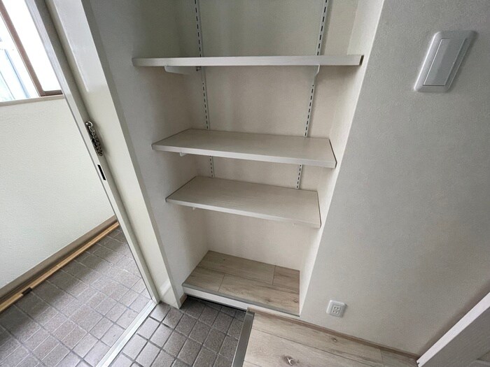 物件内観写真10　(靴箱)