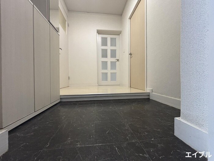 物件内観写真16　(玄関)