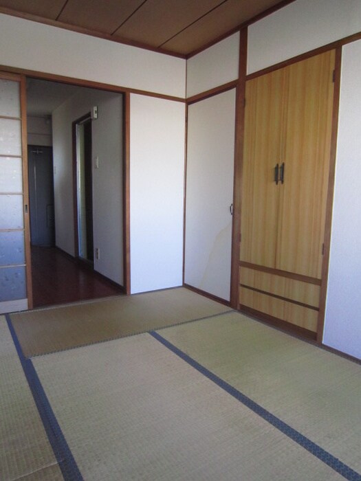 物件内観写真4　(居室)