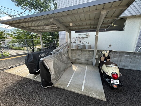 バイク置き場