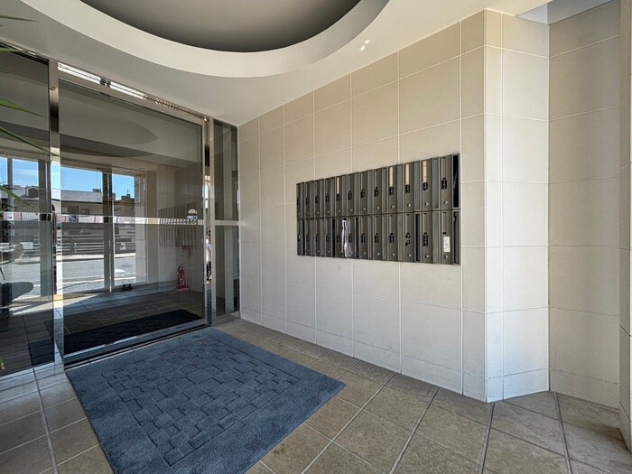 物件外観写真4　(エントランス部分)