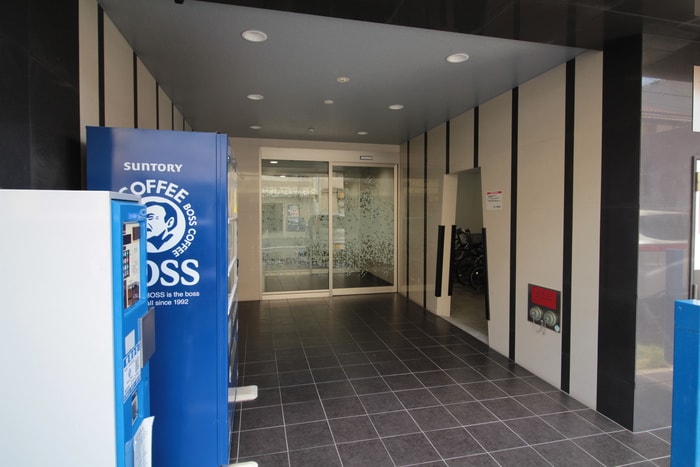 物件外観写真6　(エントランス部分)