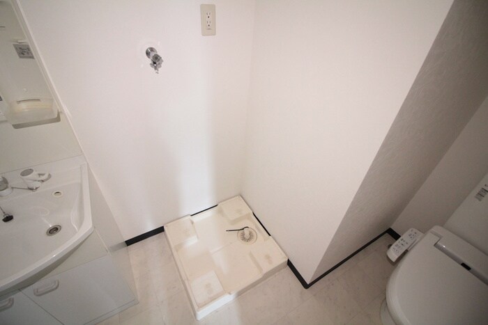 物件内観写真17　(洗濯機置場)