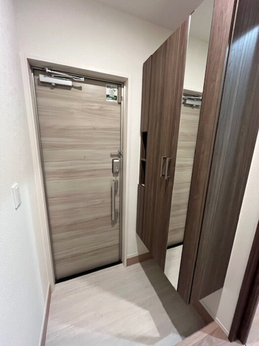 物件内観写真12　(玄関)
