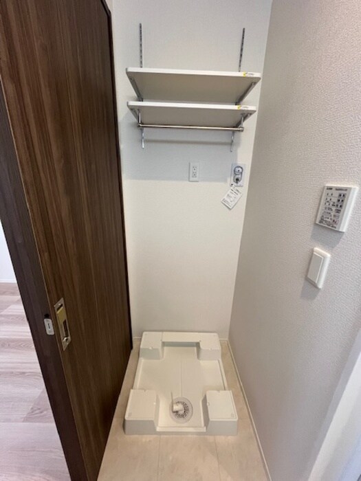 物件内観写真16　(洗濯機置場)