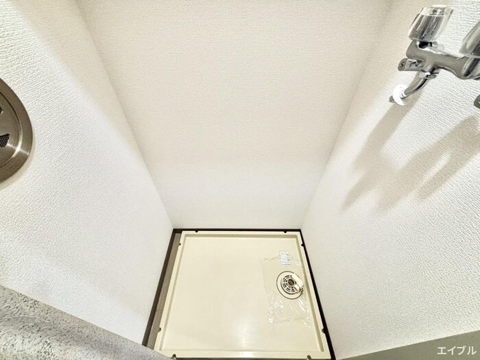 物件内観写真8　(洗濯機置場)