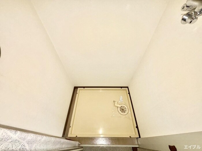 物件内観写真16　(洗濯機置場)