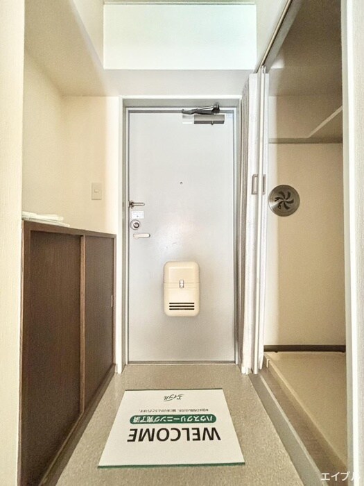 物件内観写真17　(玄関)