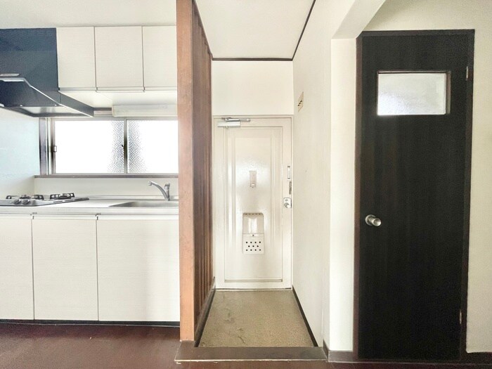 物件内観写真15　(玄関)