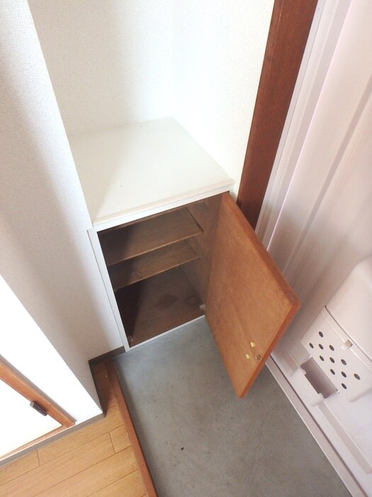 物件内観写真12　(玄関)