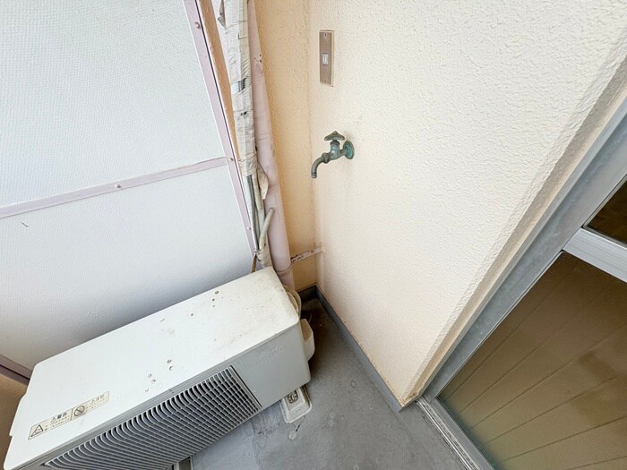 物件内観写真16　(洗濯機置場)