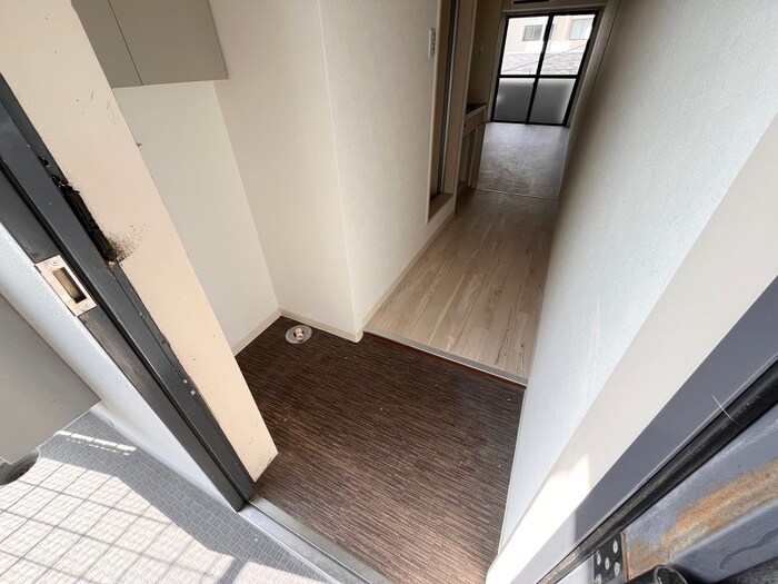 物件内観写真14　(玄関)