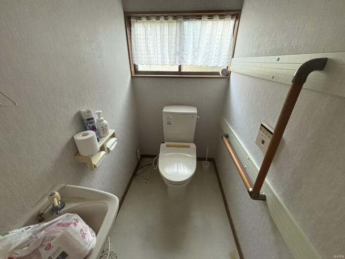 物件内観写真11　(トイレ)