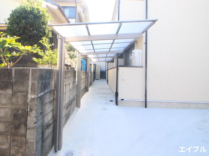 物件外観写真4　(駐輪場)