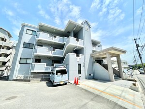 辰本ビル外観写真