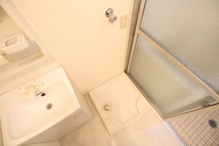 物件内観写真16　(洗濯機置場)