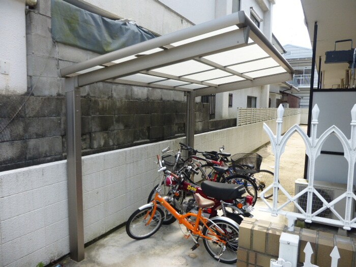 物件外観写真3　(駐輪場)