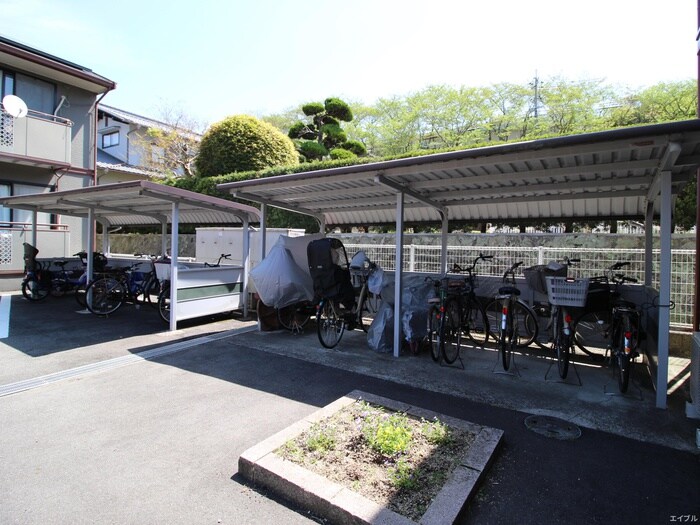 物件外観写真3　(駐輪場)