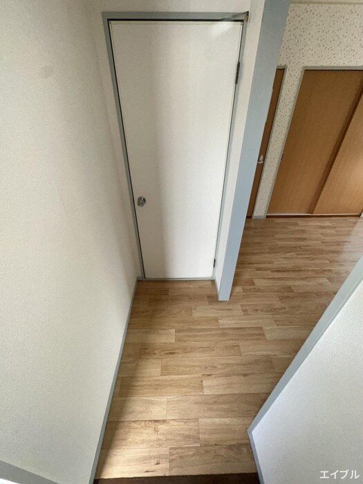 物件内観写真12　(玄関)