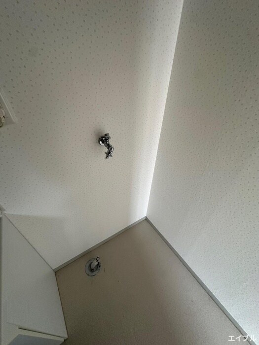 物件内観写真16　(洗濯機置場)