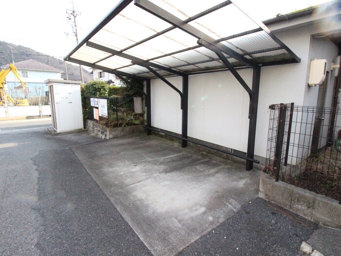 物件外観写真5　(駐輪場)