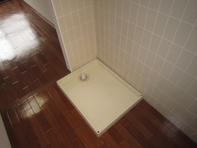 物件内観写真11　(洗濯機置場)