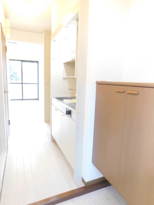 物件内観写真12　(玄関)