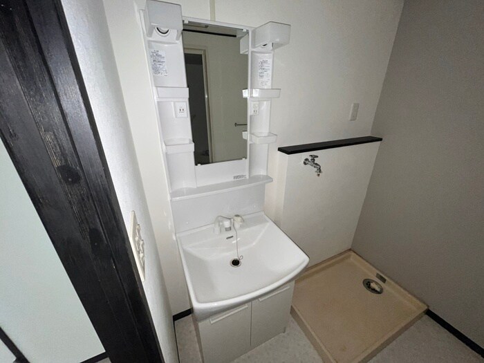物件内観写真8　(洗面)