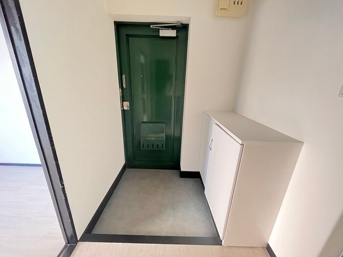 物件内観写真9　(玄関)