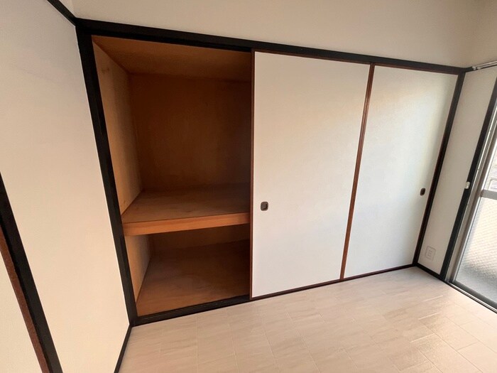 物件内観写真12　(収納)