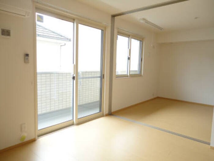 物件内観写真4　(居室)