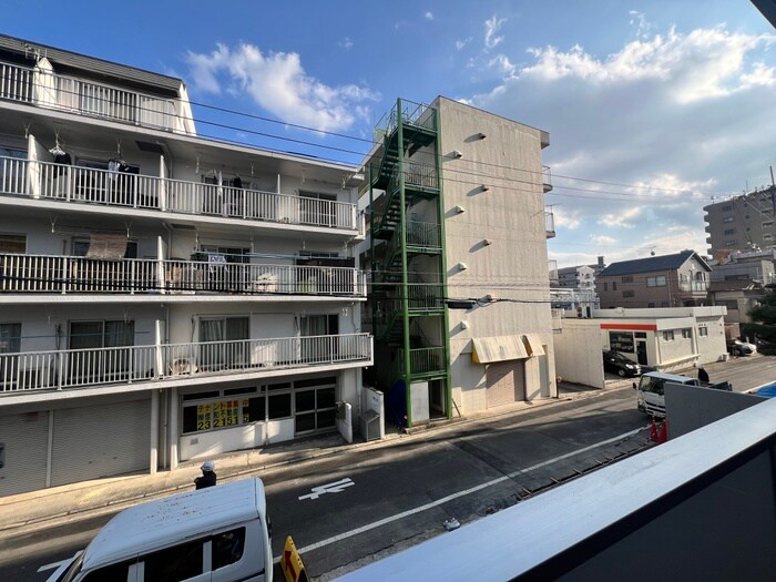 物件内観写真13　(室内からの展望)